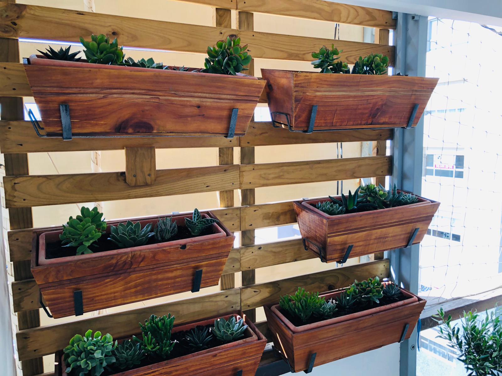 Jardines verticales para decorar paredes de tu terraza- Plantesdecor